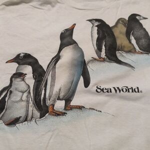 Vintage 1988 Harlequin N.G., Finch, Penguin graphic Single stitched T…